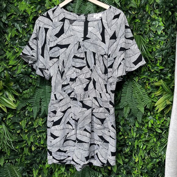 LOFT Romper Women 4P Black White Fern Floral Shorts Jumpsuit Flutter Sleeve 2193 - Picture 13 of 13